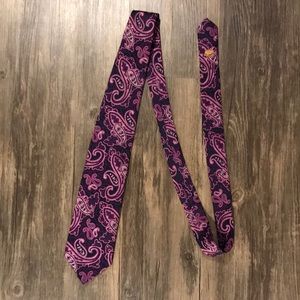 Countess Mara Tie